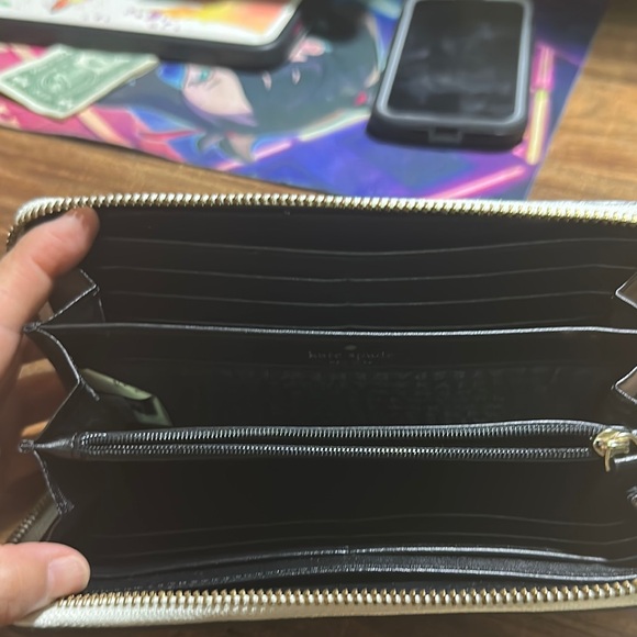 Kate Spade Black and White Wallet - Picture 4 of 5
